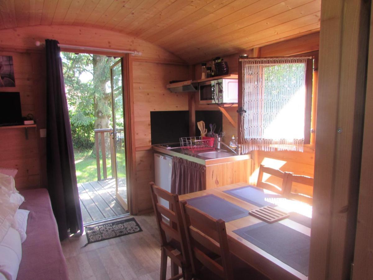 Camping, Hotel De Plein Air Les Cariamas Chateauroux-les-Alpes Exterior photo