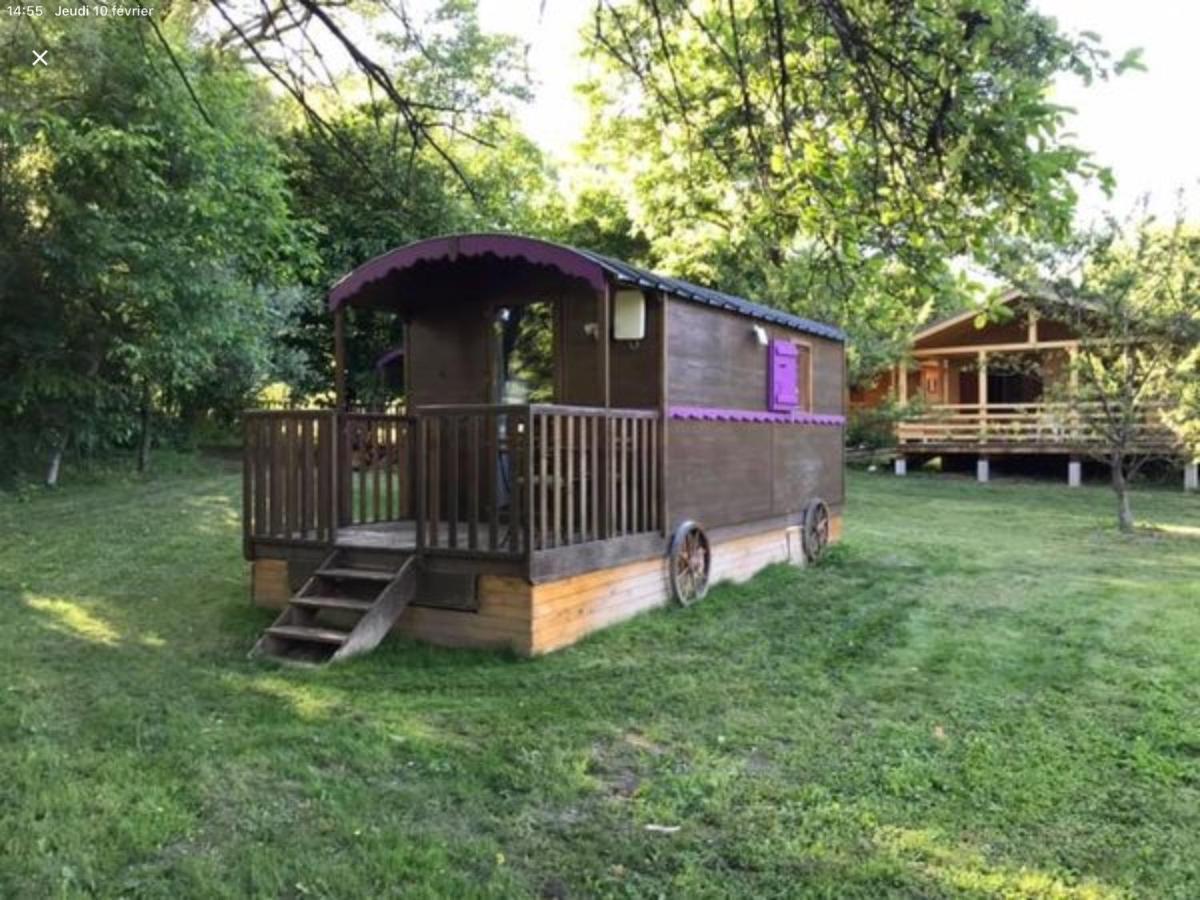 Camping, Hotel De Plein Air Les Cariamas Chateauroux-les-Alpes Exterior photo