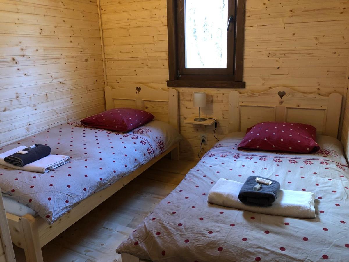 Camping, Hotel De Plein Air Les Cariamas Chateauroux-les-Alpes Exterior photo