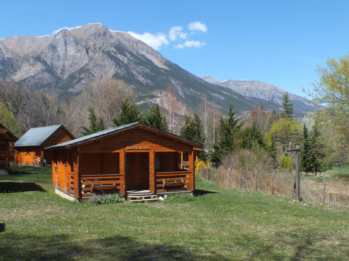Camping, Hotel De Plein Air Les Cariamas Chateauroux-les-Alpes Exterior photo