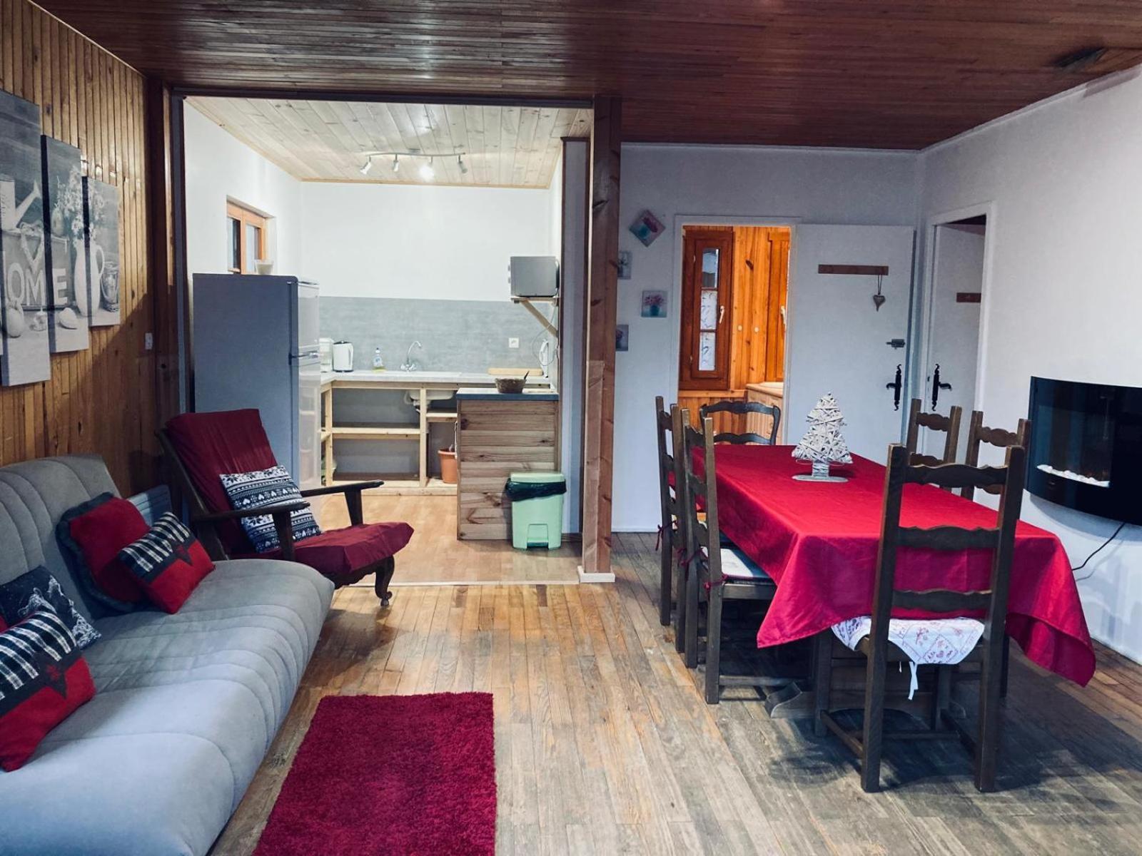 Camping, Hotel De Plein Air Les Cariamas Chateauroux-les-Alpes Exterior photo