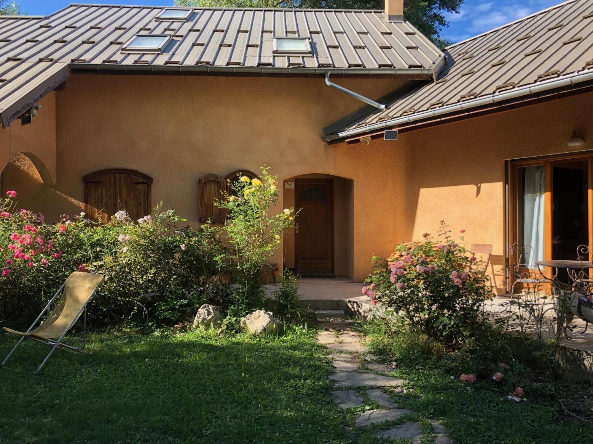 Camping, Hotel De Plein Air Les Cariamas Chateauroux-les-Alpes Exterior photo