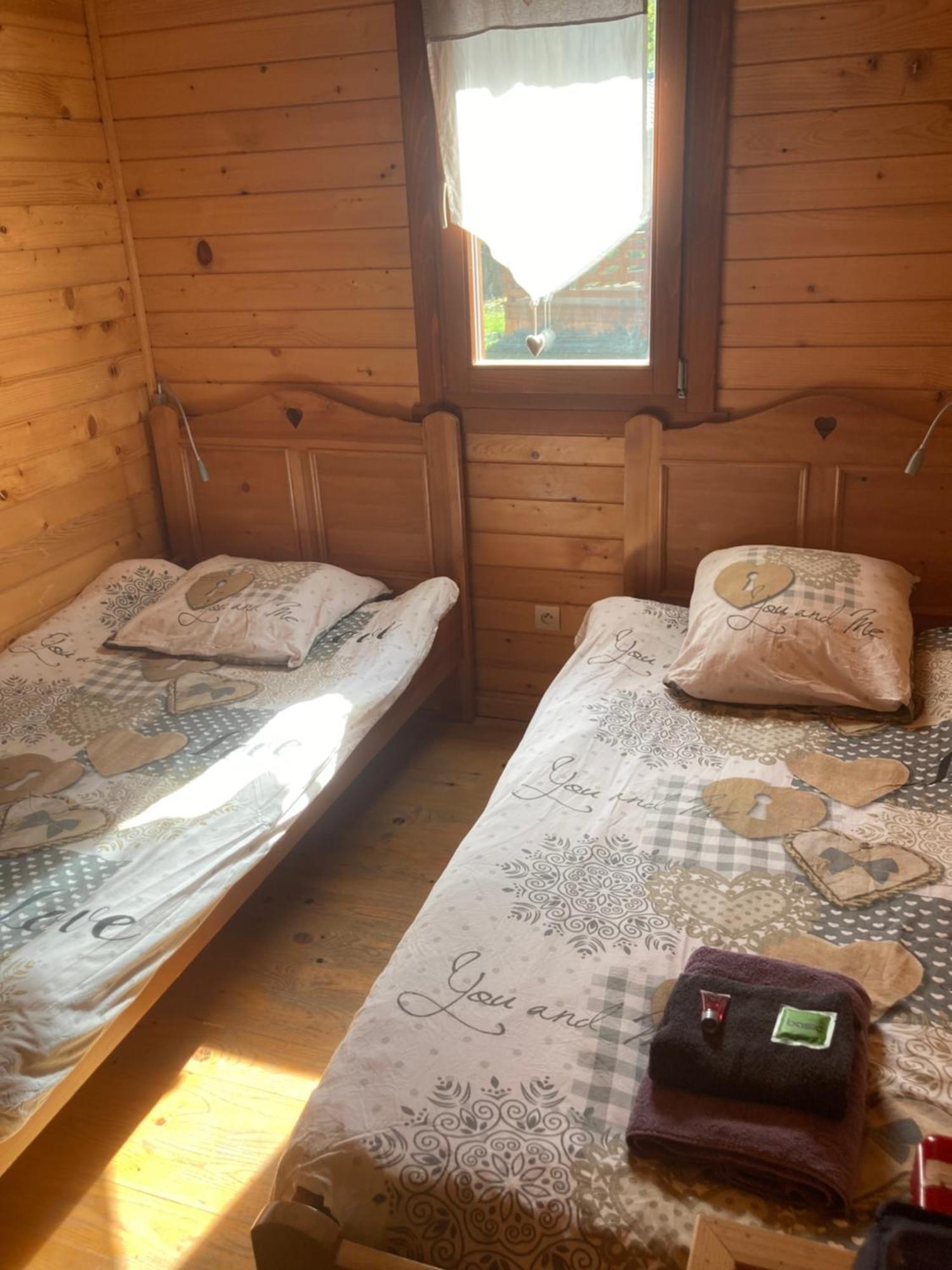 Camping, Hotel De Plein Air Les Cariamas Chateauroux-les-Alpes Exterior photo