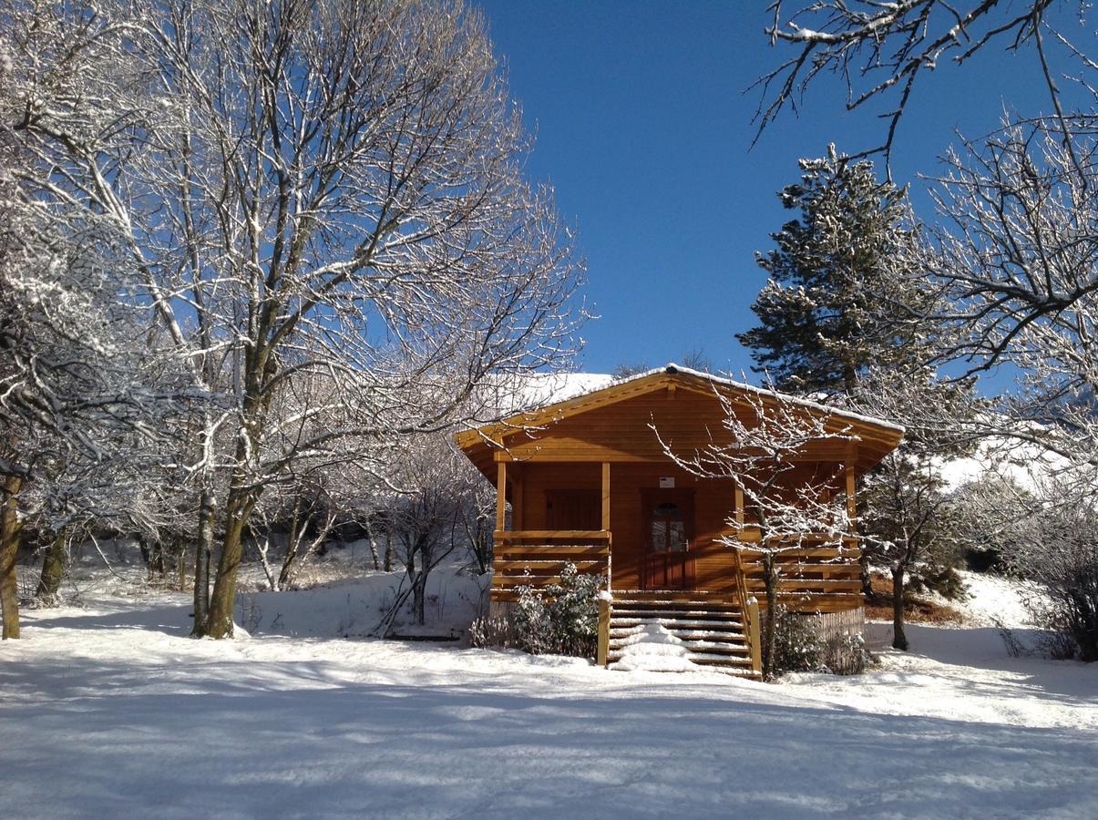 Camping, Hotel De Plein Air Les Cariamas Chateauroux-les-Alpes Exterior photo