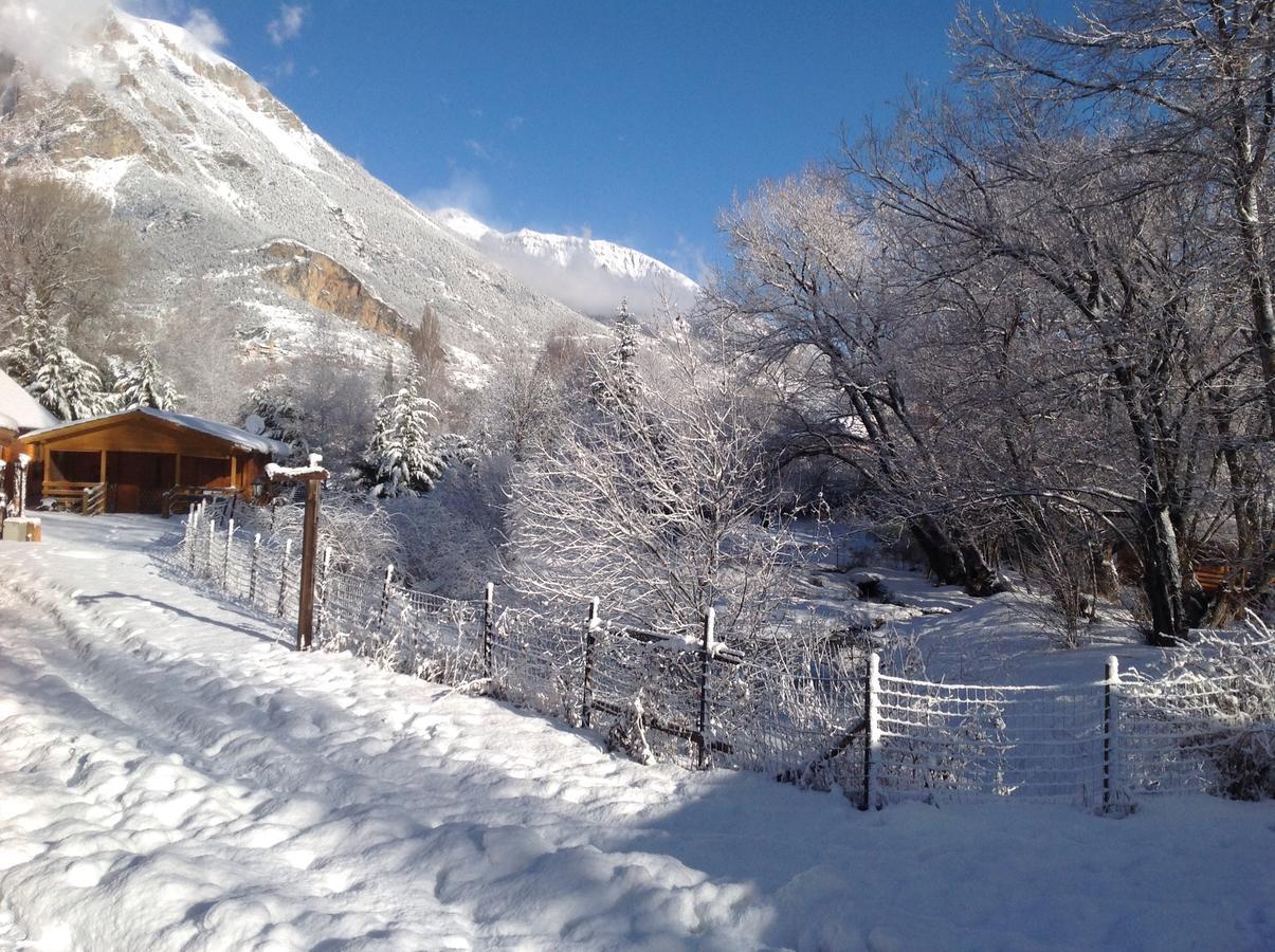 Camping, Hotel De Plein Air Les Cariamas Chateauroux-les-Alpes Exterior photo