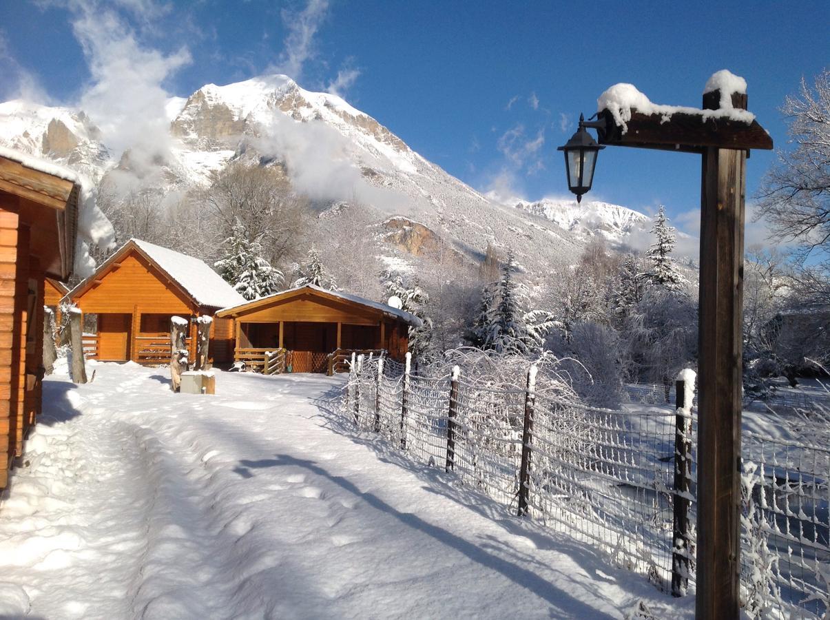 Camping, Hotel De Plein Air Les Cariamas Chateauroux-les-Alpes Exterior photo